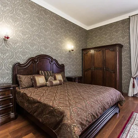 Класична Стильна 3-Кім. Квартира На Театральній Apartment *