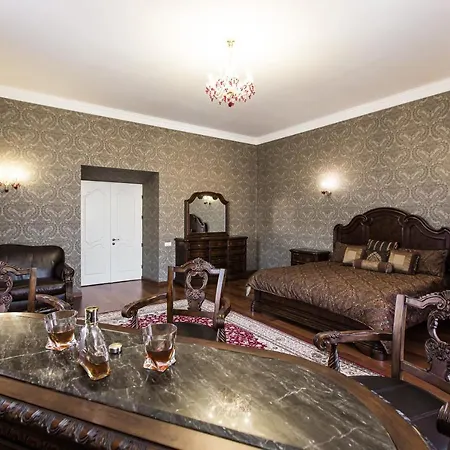 Класична Стильна 3-Кім. Квартира На Театральній Apartment *