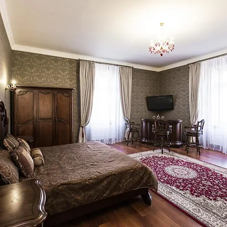 Класична Стильна 3-Кім. Квартира На Театральній Apartment *